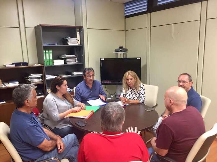 Juan Francisco Artiles se reunió con la nueva directora general de Centros e Infraestructuras del Gobierno regional (Foto TA)